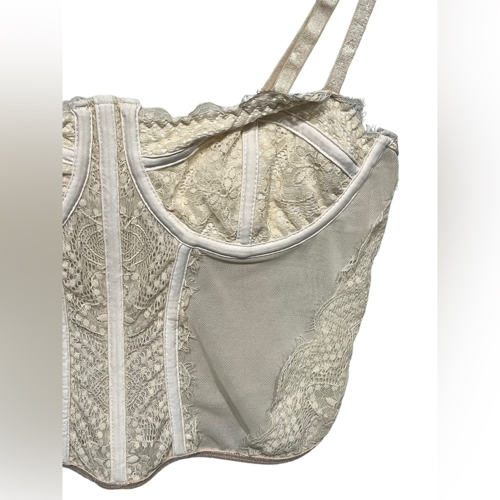 Cream/Ivory Corset Top w/adjustable straps - Size M - Picture 4 of 9